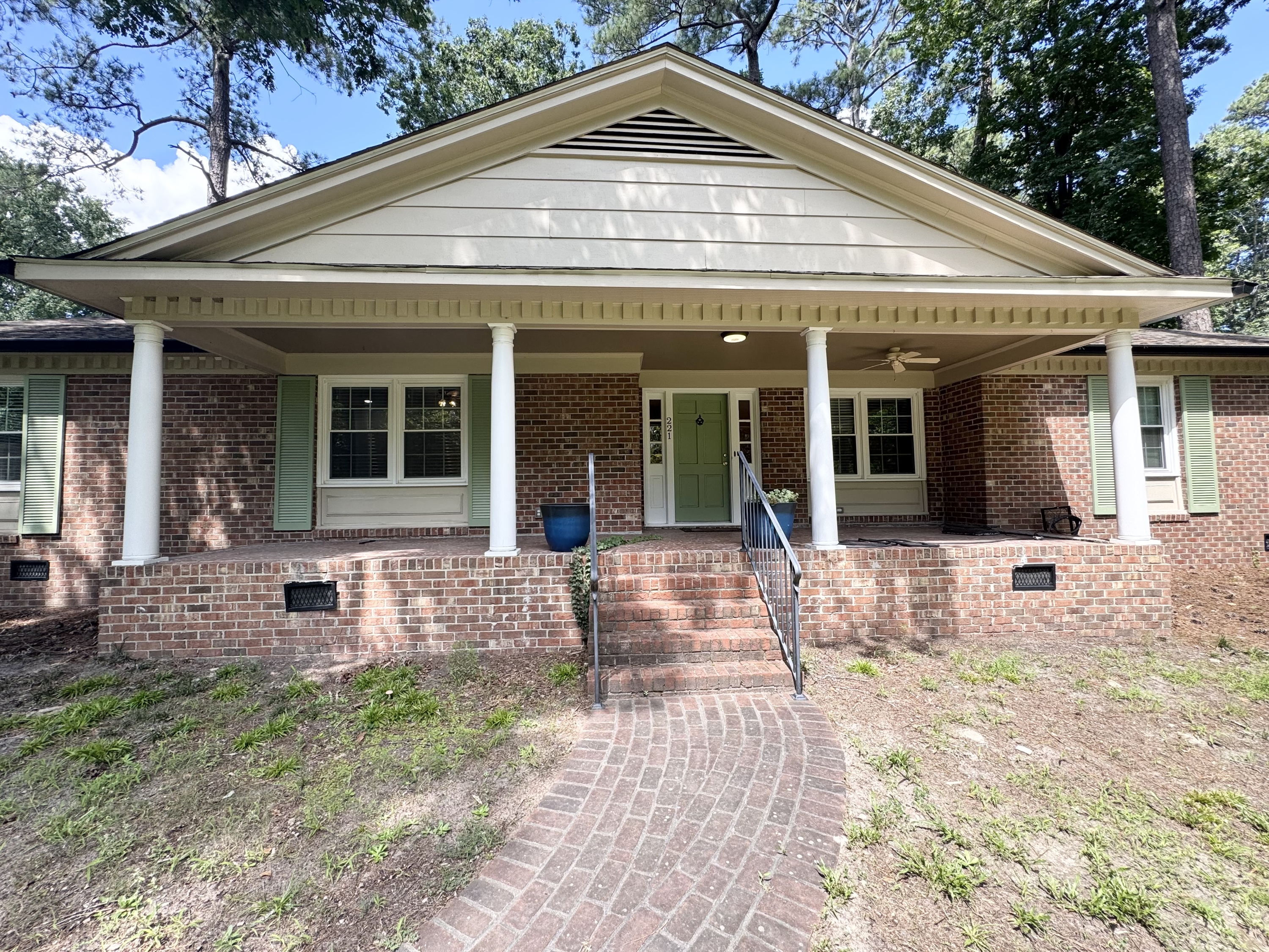 221 York Road